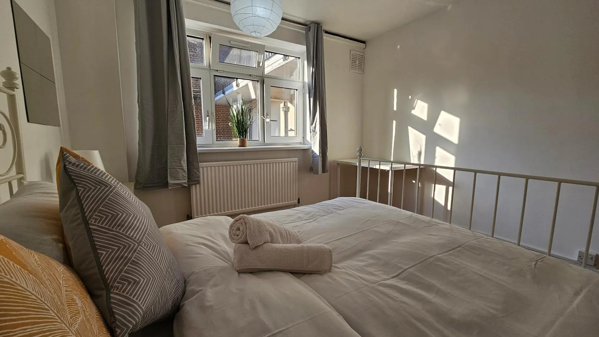 Homestay Towerhill Rooms London United Kingdom